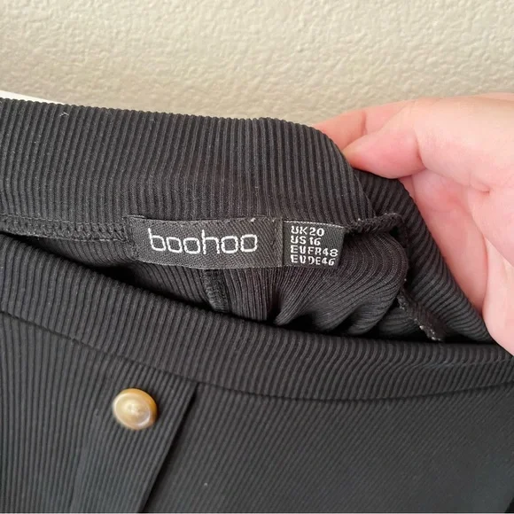 Boohoo Plus Button Front Ribbed Skater Mini Skirt in Black - Picture 3 of 7